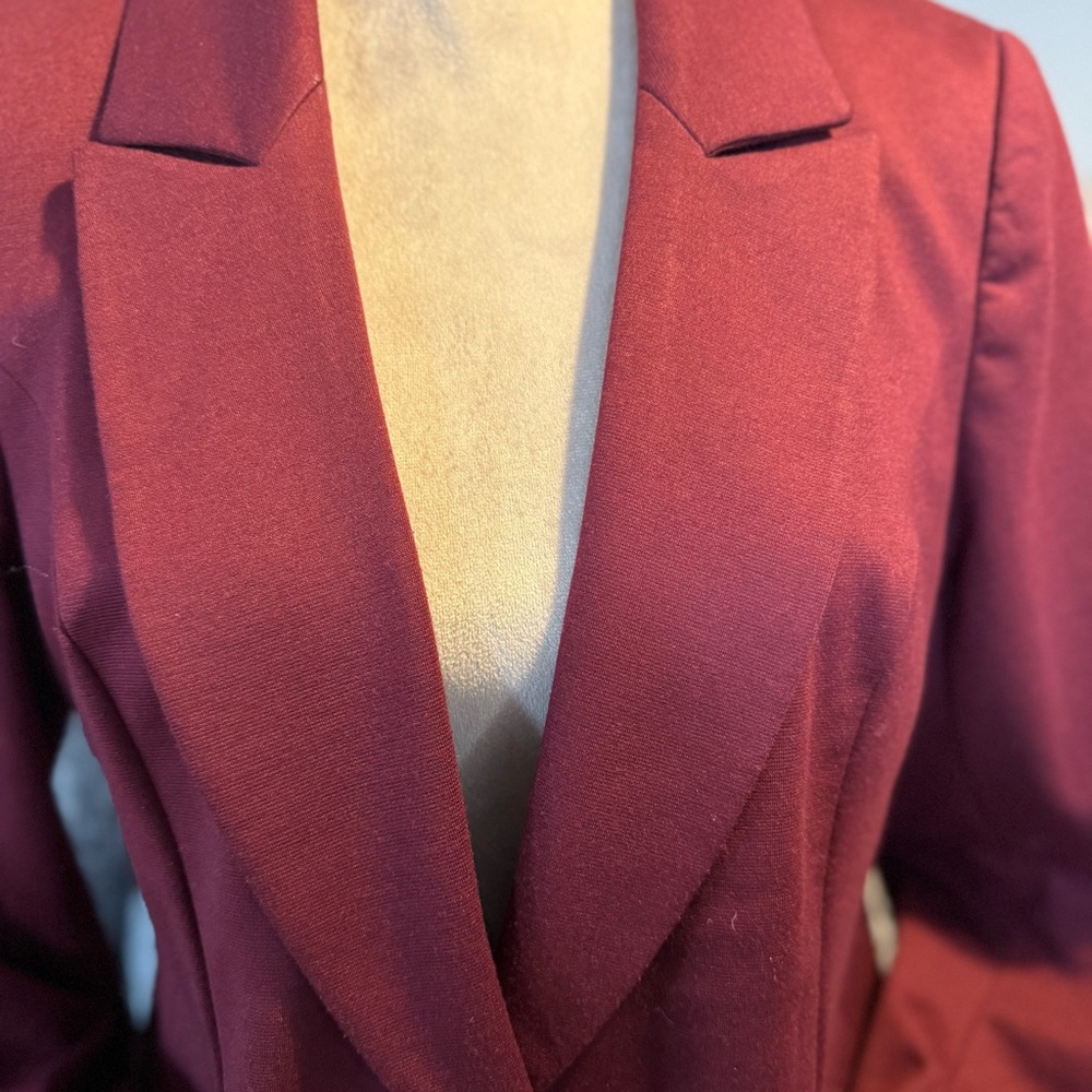 White House Black Market Rich Burgundy Blazer - Picture 3 of 6